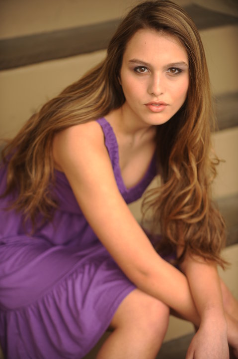 Female model photo shoot of Alexa Elliott