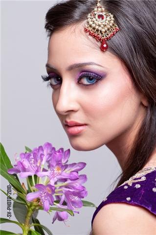 Female model photo shoot of Nuhaa Mohamed