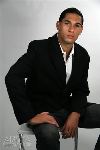 Male model photo shoot of Maximiliano Medina