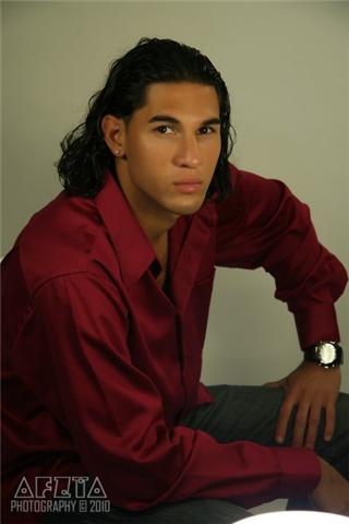 Male model photo shoot of Maximiliano Medina