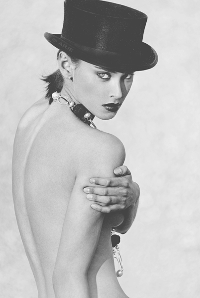 Female model photo shoot of Miriam1987
