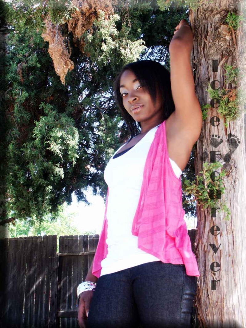 Female model photo shoot of Che D Leis by Icee Fourever