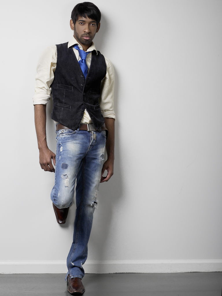 Male model photo shoot of Andreu Benjamin in Jacksonville, FL