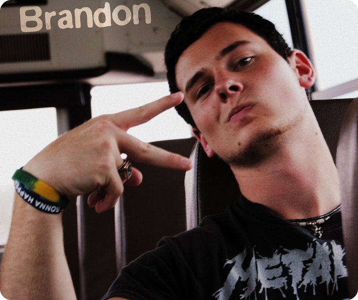 Male model photo shoot of Je Brandon