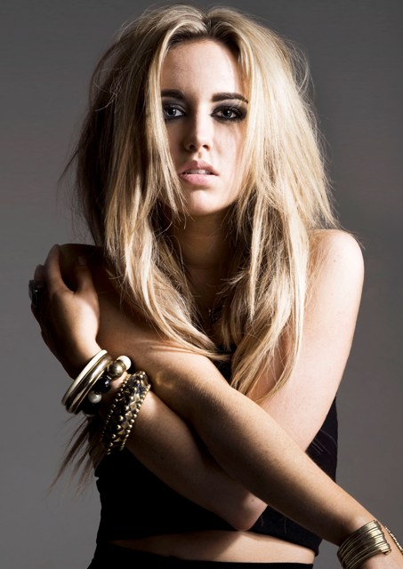 Female model photo shoot of Charlotte Alexander