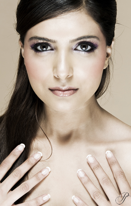 Female model photo shoot of Ayesha R Rob MUA by Prince Singh in London