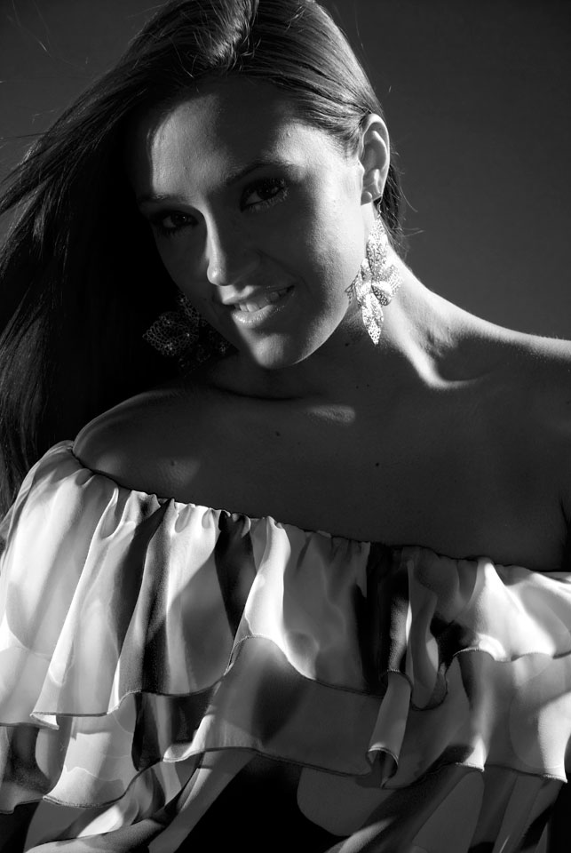 Female model photo shoot of Its Chantel Waske by Rod Alexander   in Novi, MI