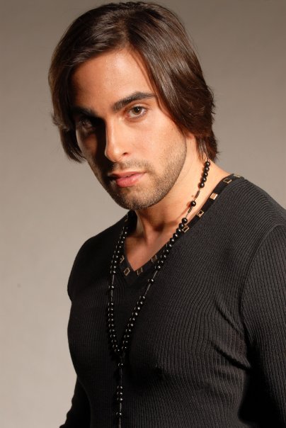 Male model photo shoot of Daniel Ojeda in Desing District