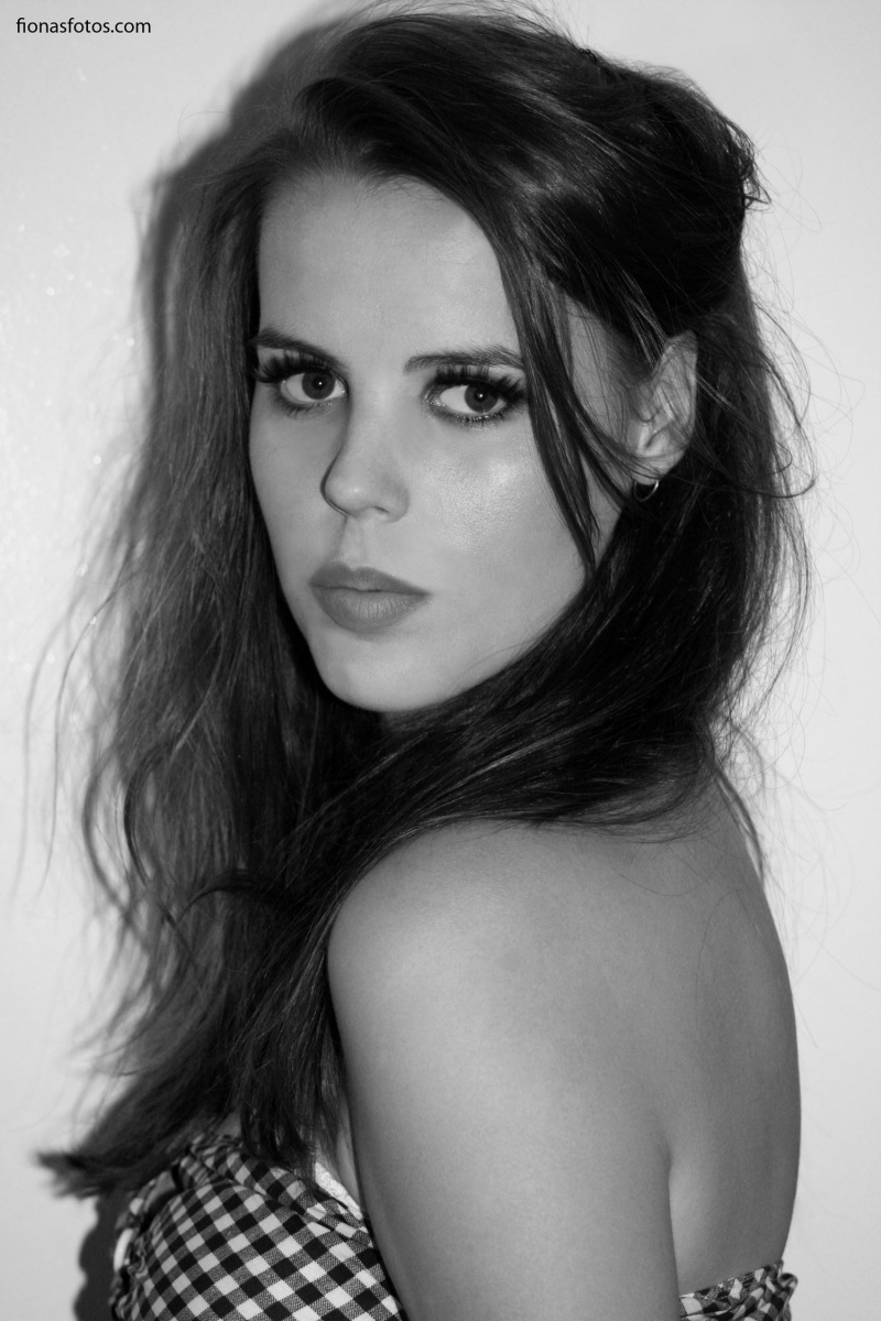 Female model photo shoot of Kaylee-Elise by fionasfotos