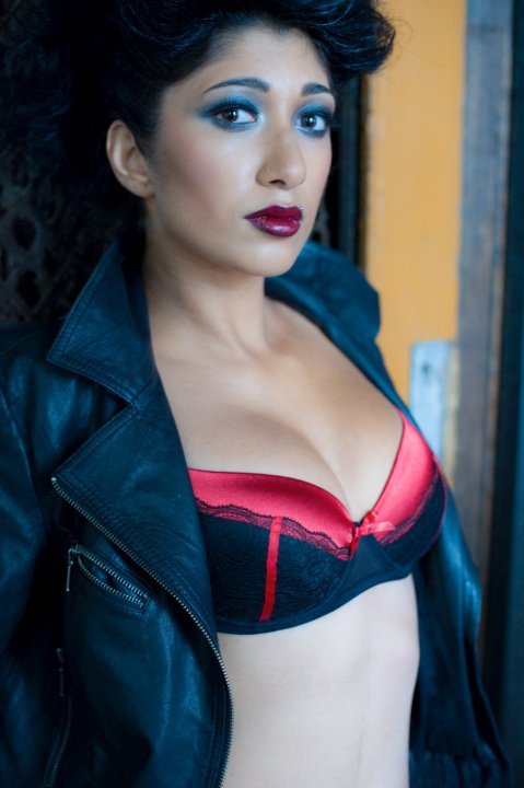 Female model photo shoot of Sahyrun