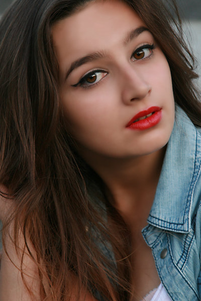 Female model photo shoot of Aliyeecak in Millenium park- maidstone.