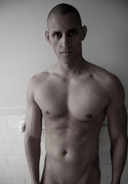 Male model photo shoot of Robert Navarro