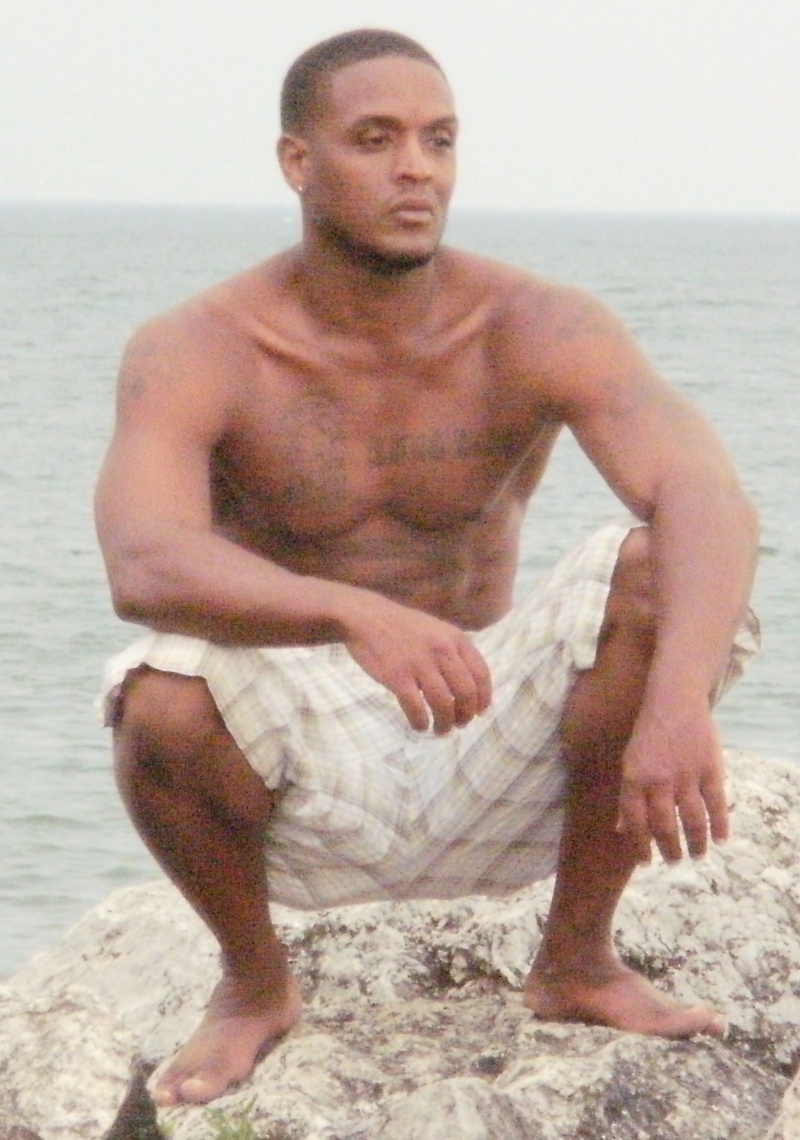 Male model photo shoot of guissippi