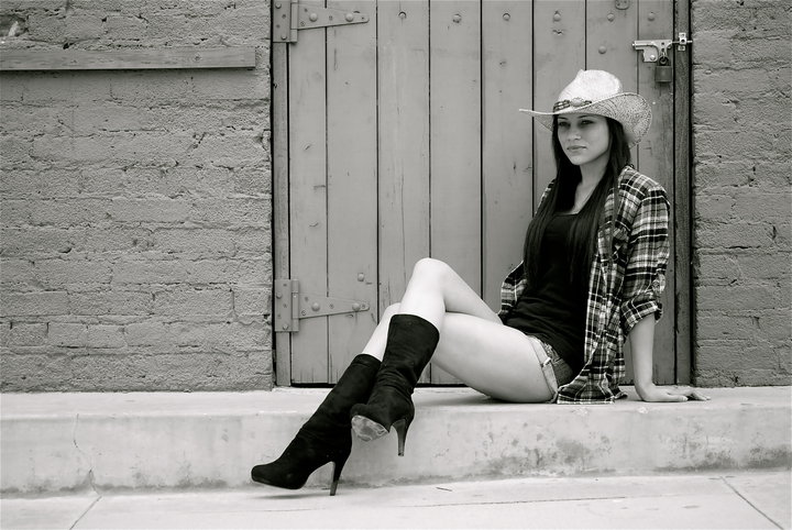 Female model photo shoot of AshleyMac in South Pasadena