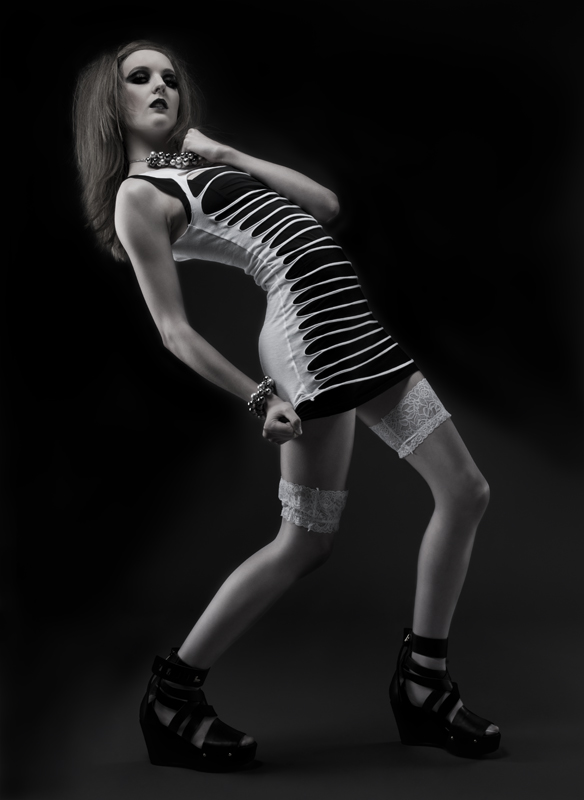 Female model photo shoot of CarissaTurner by Gareth_D