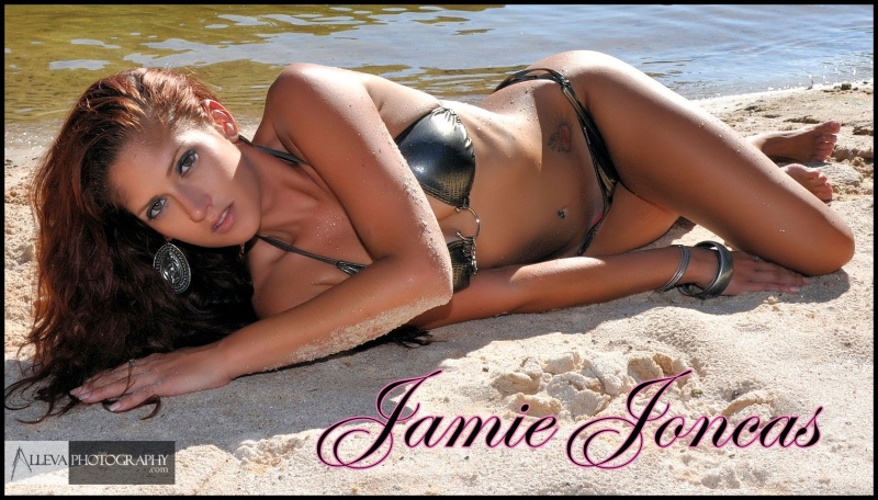 Female model photo shoot of Jamie Angel Eyes