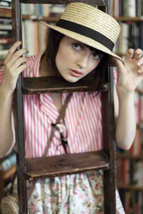 Female model photo shoot of Laura Gingell MUA