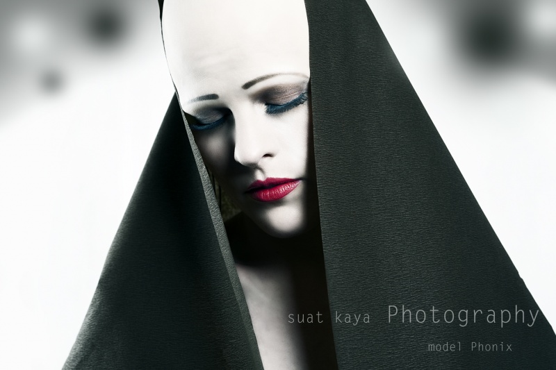 Female model photo shoot of Phonix Sescendres