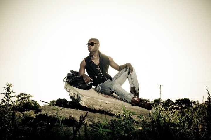 Male model photo shoot of Donte Chairmaine