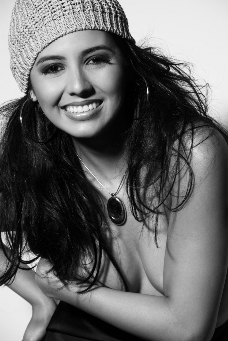 Female model photo shoot of Adela Guerra