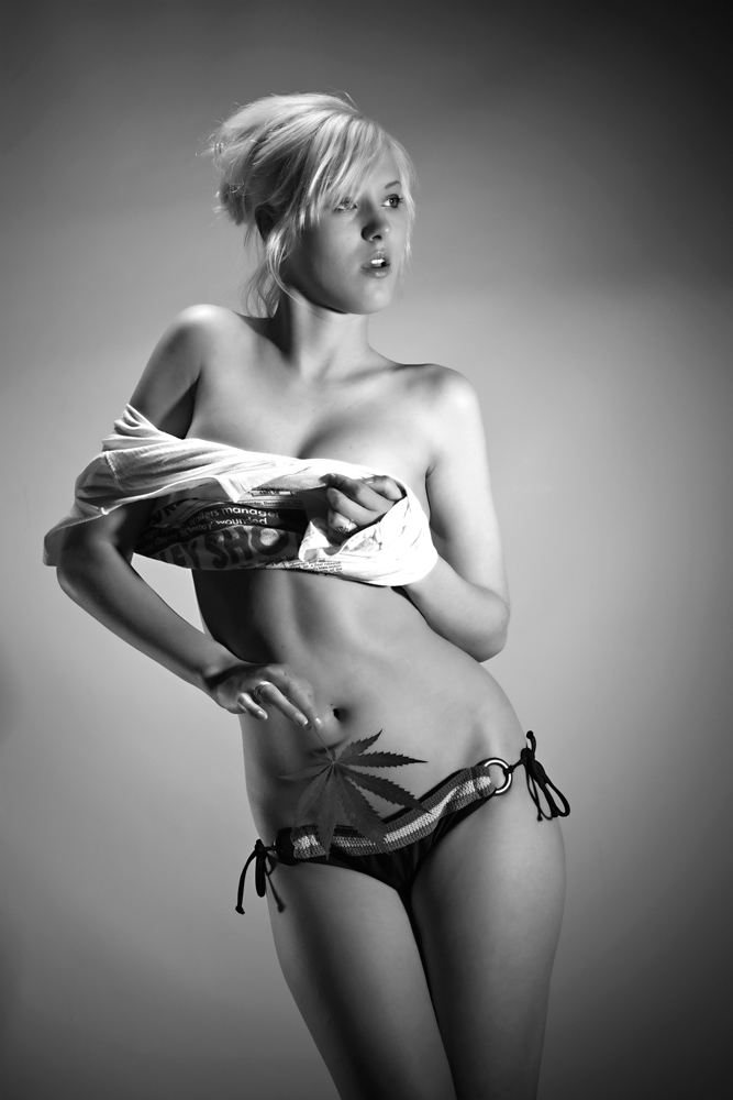 Female model photo shoot of Kat Russell in Boise