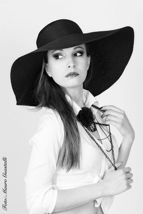 Female model photo shoot of AlessandraMP