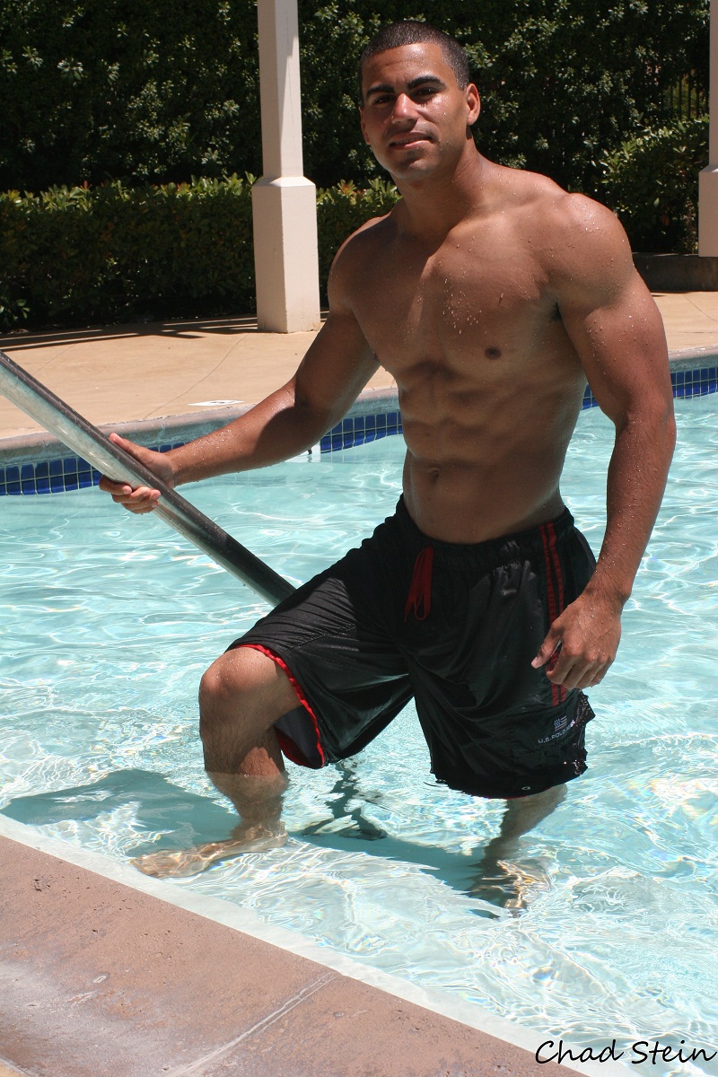 Male model photo shoot of Andre Mull in Pool