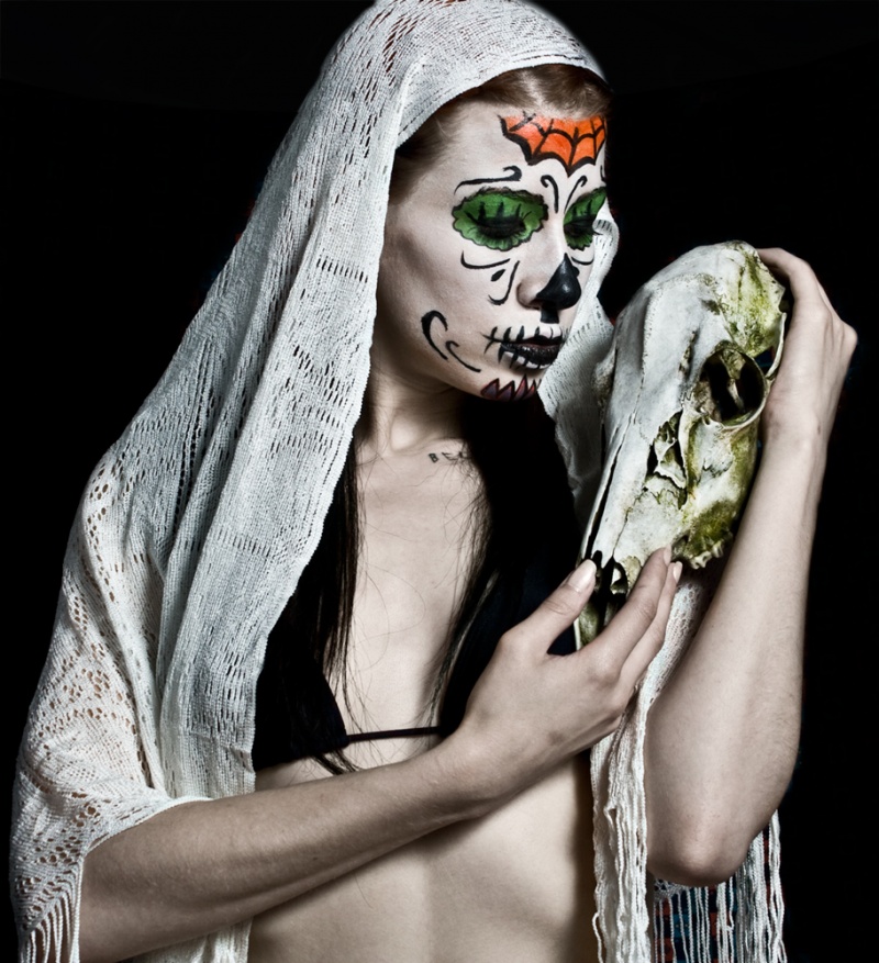 Female model photo shoot of Lore-Li Photography and acid_grave in DEAC 6