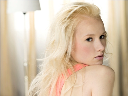 Female model photo shoot of Elina Leskinen