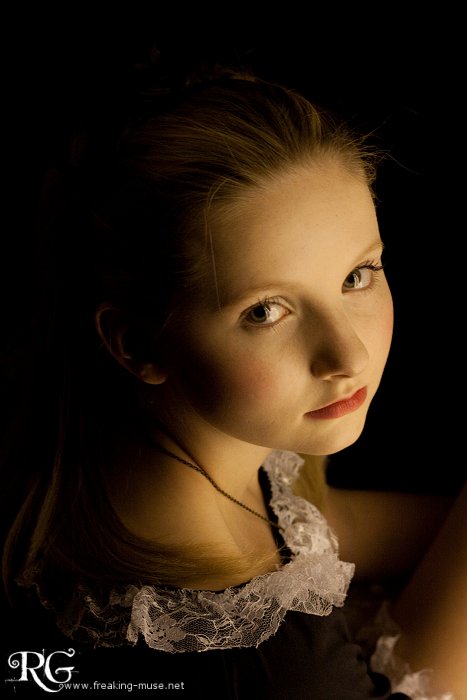 Female model photo shoot of Rae Grimm in Lichtburg Oberhausen, makeup by Lisa Nagel