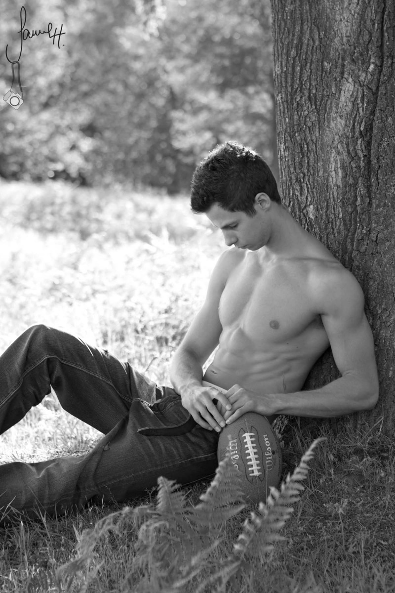 Male model photo shoot of Aaron Breckell