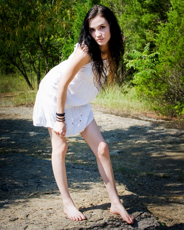 Female model photo shoot of Amanda187 by greg smithson