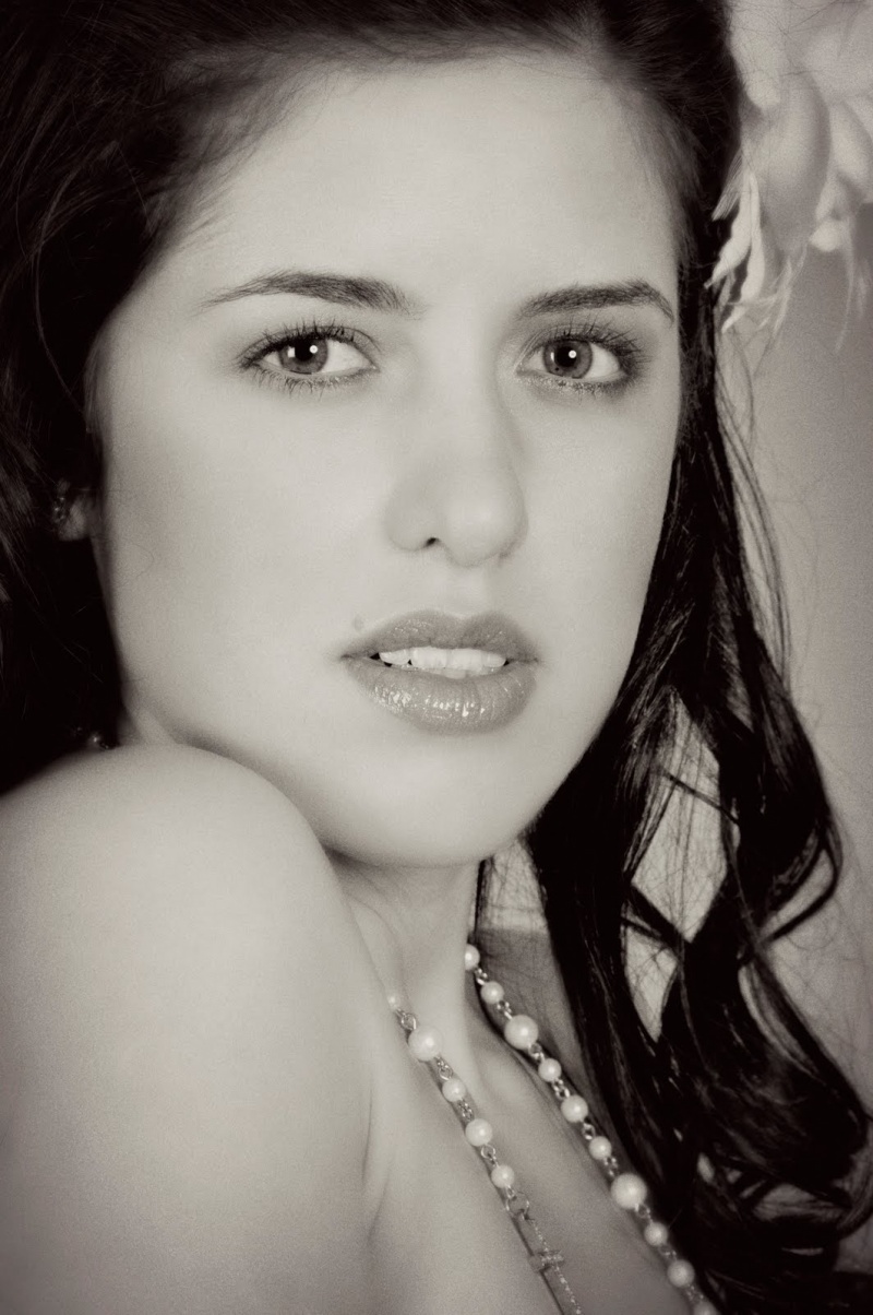 Female model photo shoot of Justyna_W by Luz Letamendi, makeup by Nicole DeMet