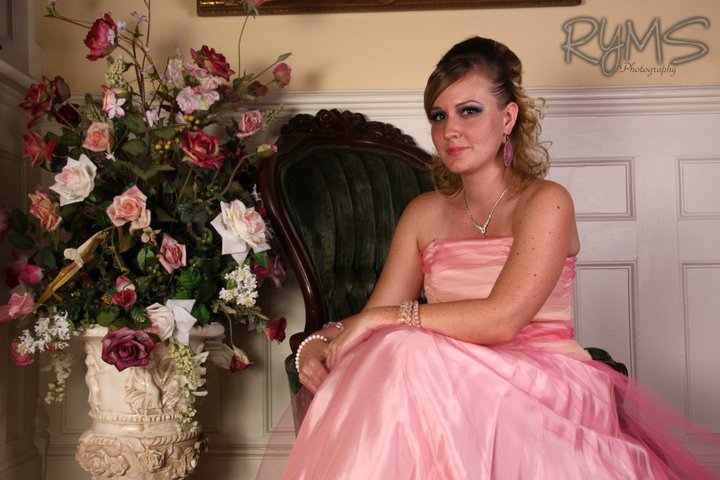 Female model photo shoot of MakeupDiva Lauren by RYMS Photography in First Lady of Suffolk Victorian Mansion Photo Shoot