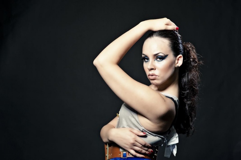 Female model photo shoot of Yaritza D