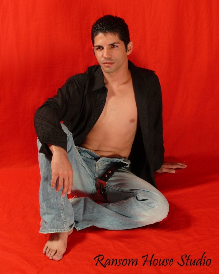 Male model photo shoot of LatinoKaliente