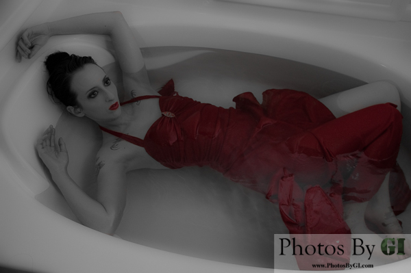 Female model photo shoot of Liz Ward by Troy Ward