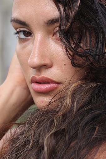Female model photo shoot of Alyssa Melendez