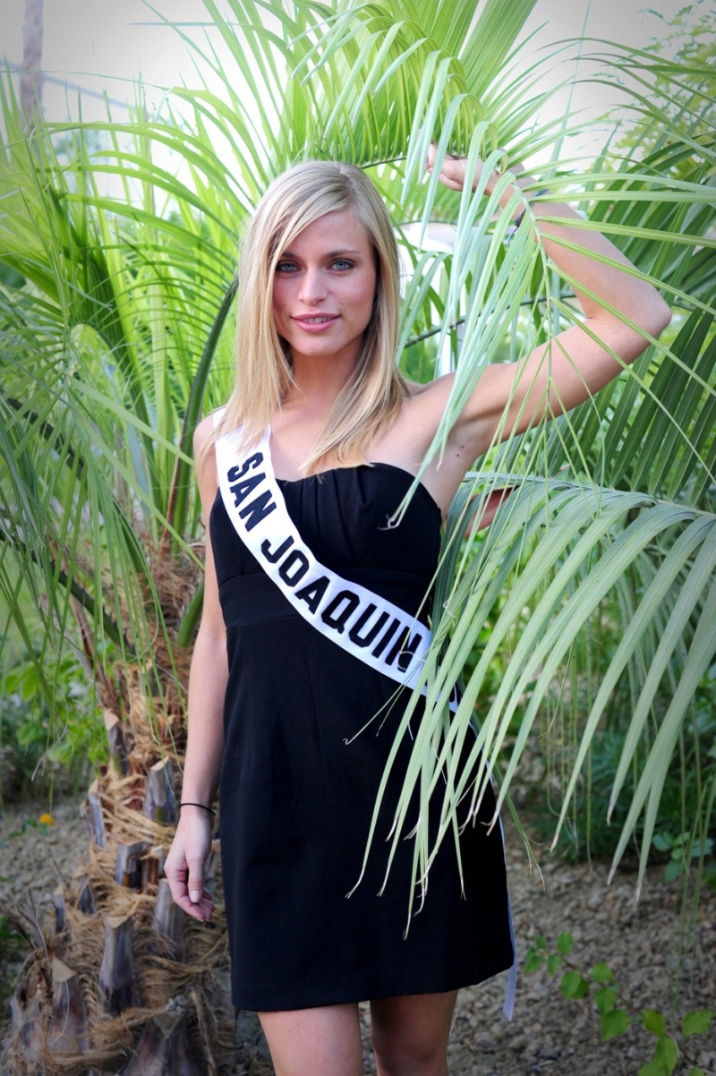 Female model photo shoot of Tara Tinsley  in Palm Springs, CA