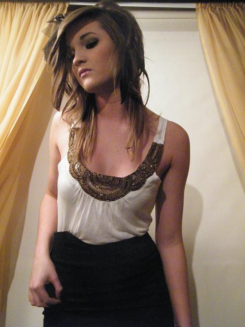 Female model photo shoot of Lindsey Fouchia