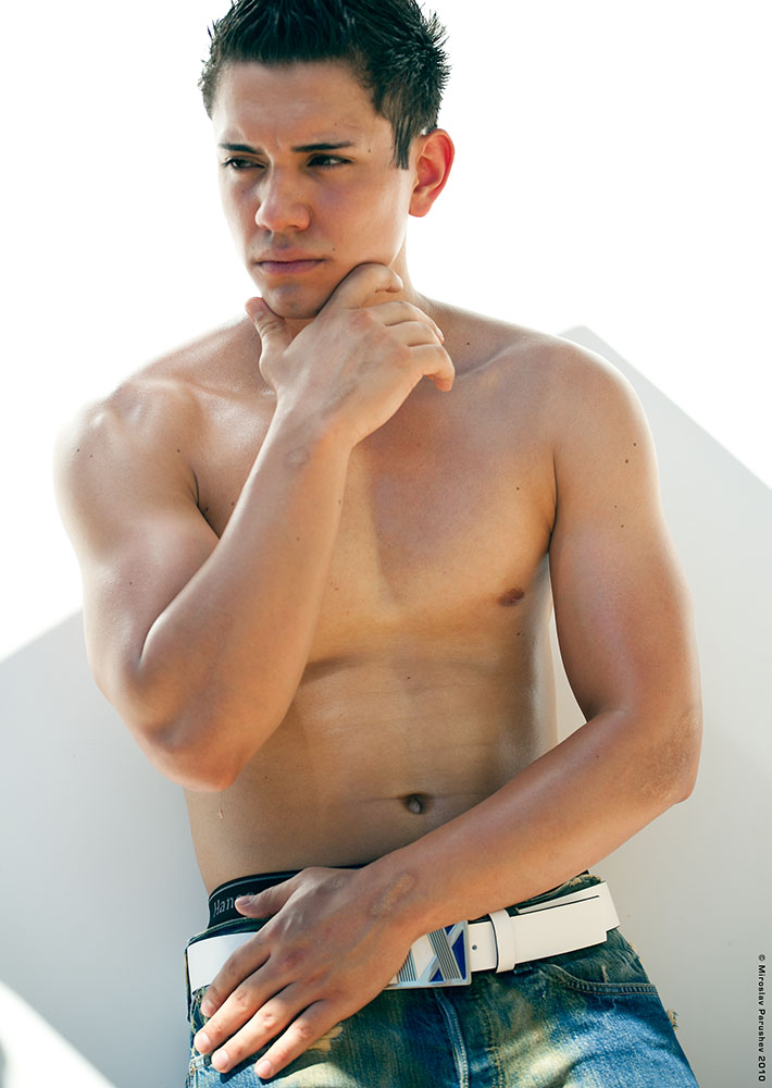 Male model photo shoot of Gerardo Maciel