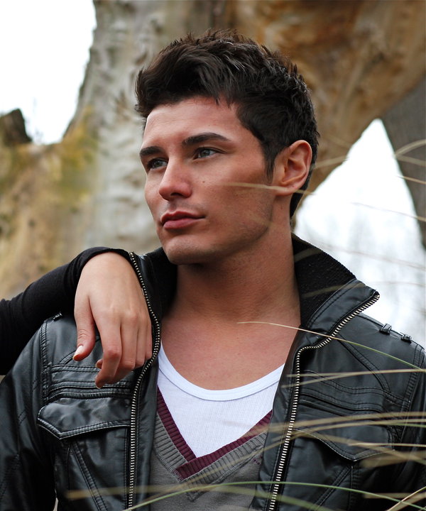Male model photo shoot of Luke Shaylah