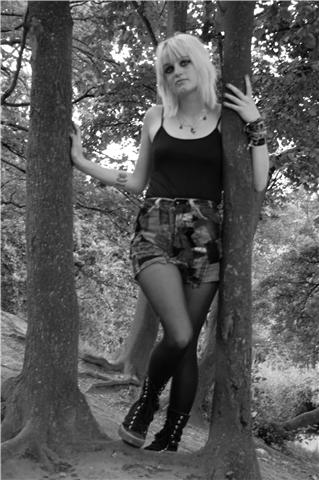 Female model photo shoot of Kim Hanzlik by roblu in Abington Park