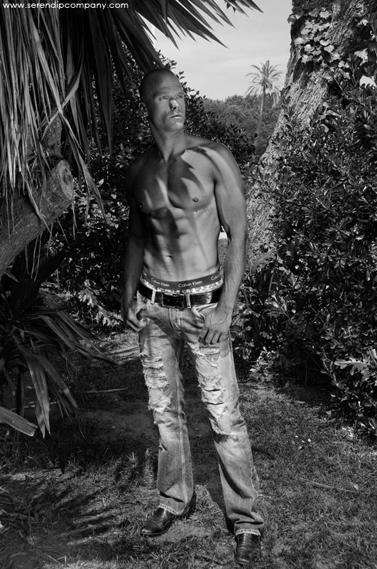 Male model photo shoot of fotero in location