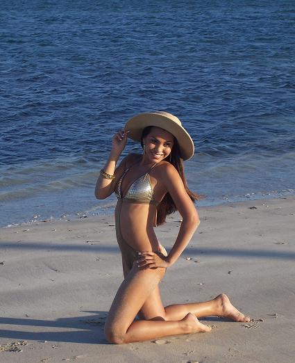 Female model photo shoot of Yannelis Raquel in Miami, FL