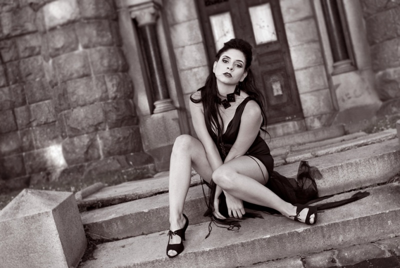 Female model photo shoot of Ariel Arias Hidalgo
