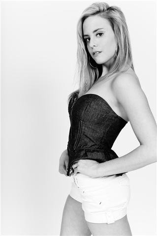 Female model photo shoot of Anne-MarieM