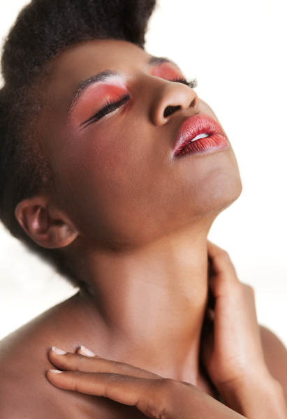 Female model photo shoot of Linda Cabinda by angela marklew