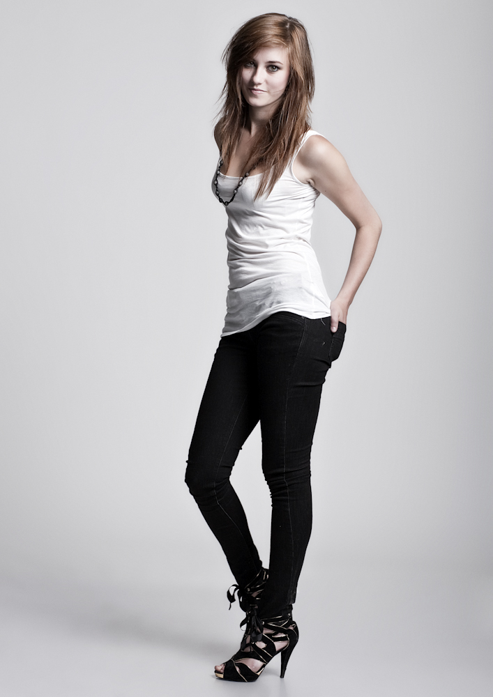 Female model photo shoot of Rachel Proudlock