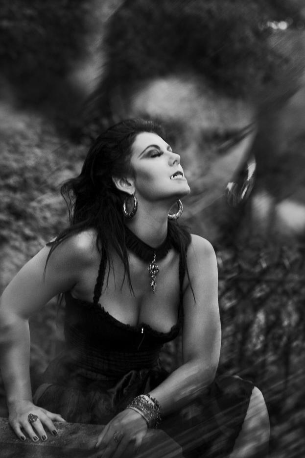 Female model photo shoot of Raluca Ioana